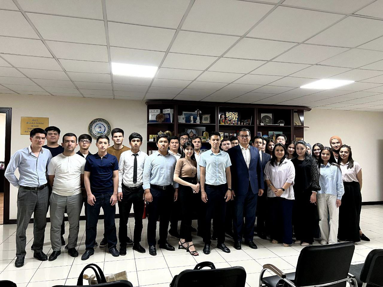 JIDUda tashkil etilgan Ombudsman klubi a’zolari institut faoliyati bilan tanishdi