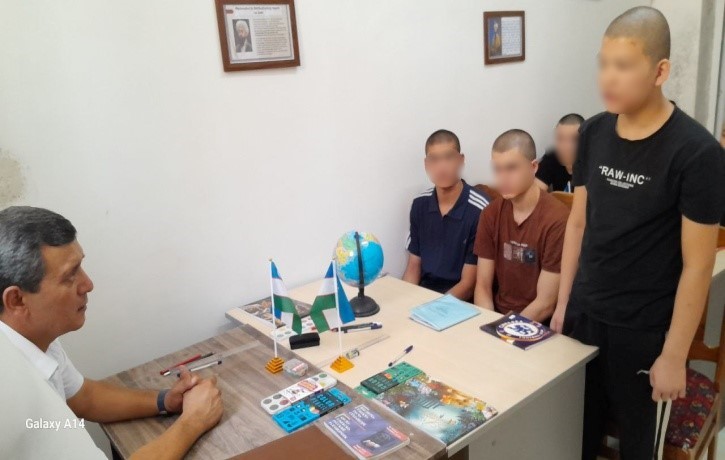 Yopiq muassasalarda inson qadri: Sirdaryodagi tergov hibsxonasiga monitoring tashrifi o‘tkazildi