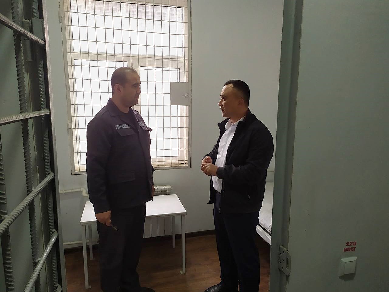 Ombudsman monitoringidan so‘ng Andijondagi vaqtincha saqlash hibsxonasining 6 nafar xodimiga nisbatan intizomiy choralar ko‘rildi