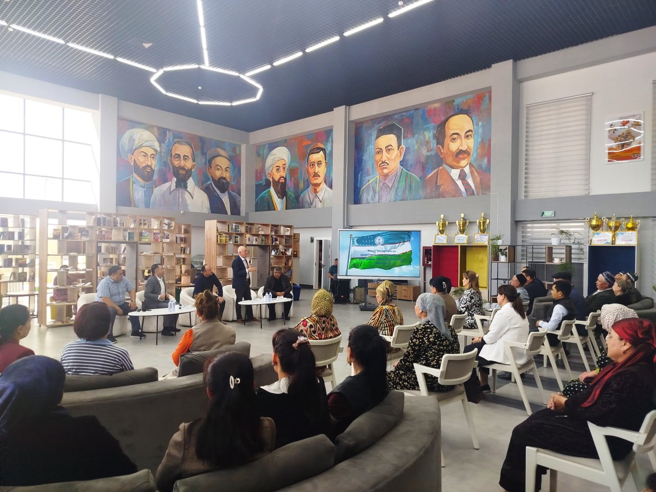 Навоий вилоятида “Омбудсман мактаби” доирасида аҳоли учун очиқ мулоқот, тиббий кўрик ва меҳнат ярмаркаси ташкил этилди