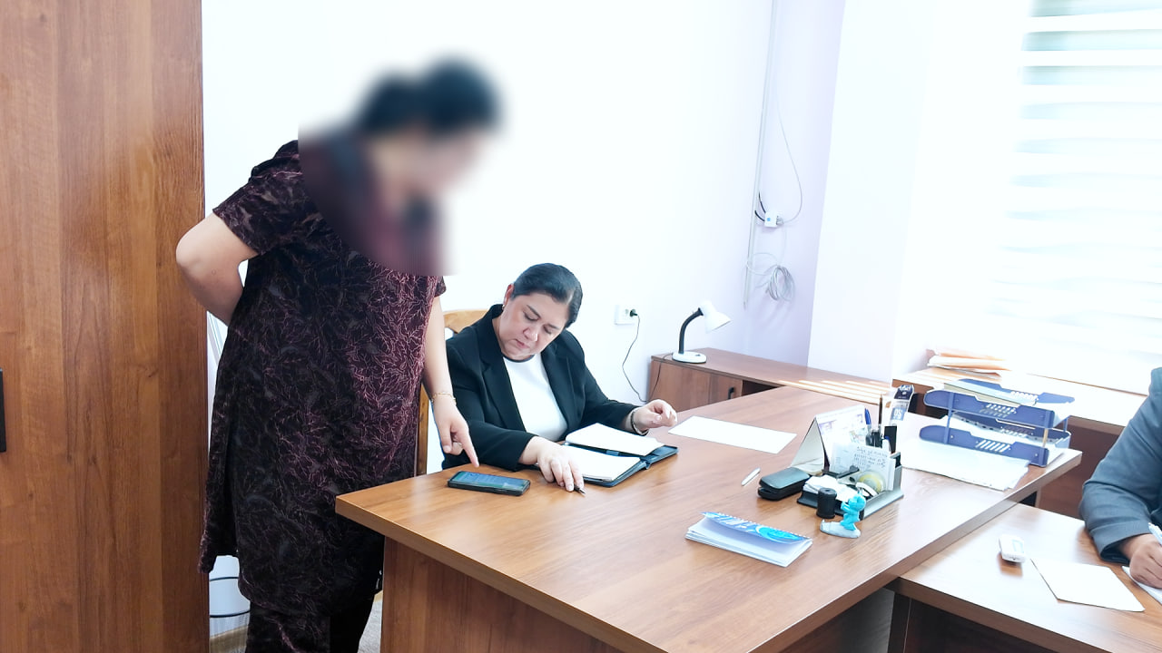 Ombudsman Holds Mobile Reception in Angren