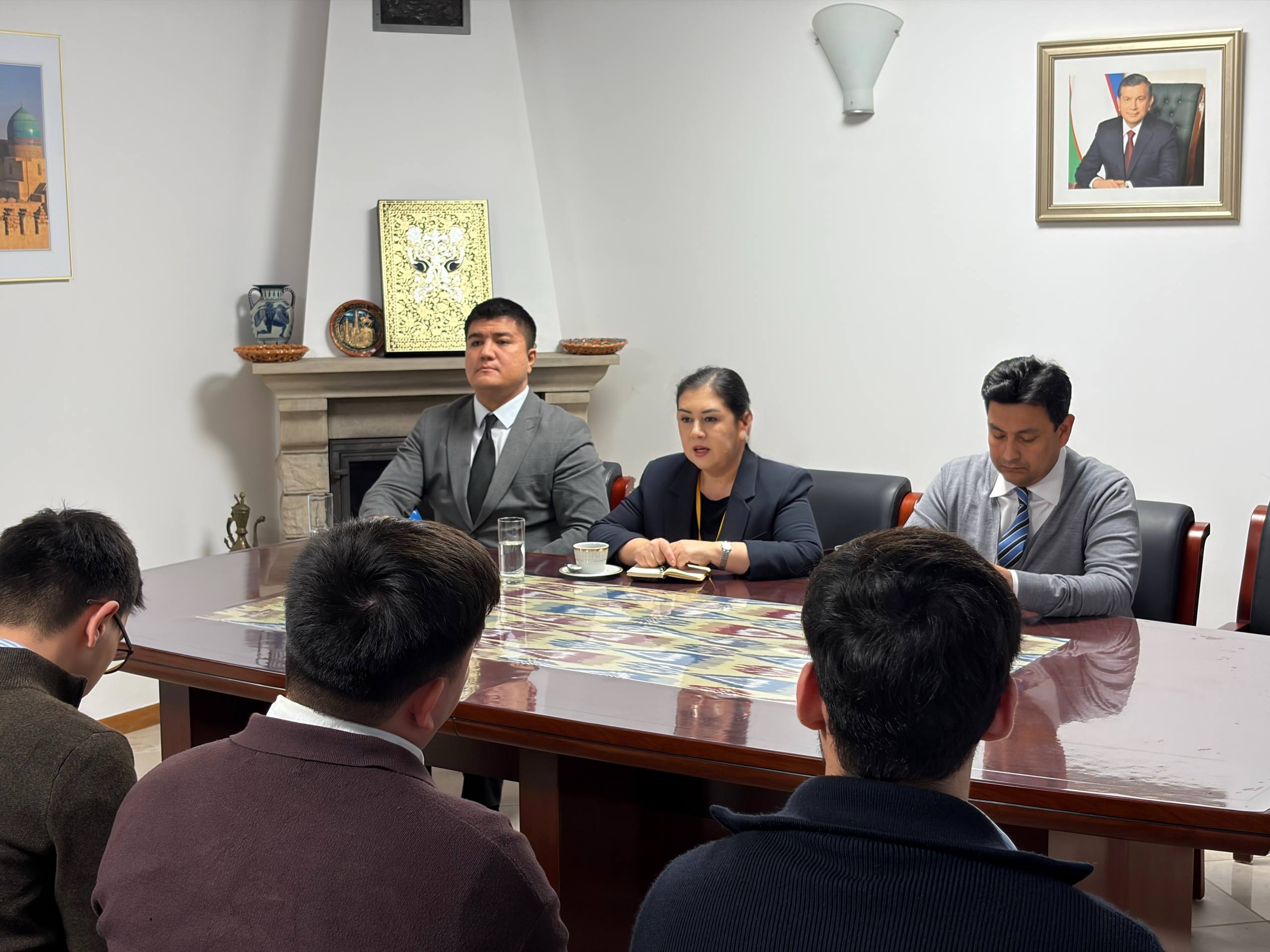 Ombudsman Met with Uzbek Youth in Warsaw
